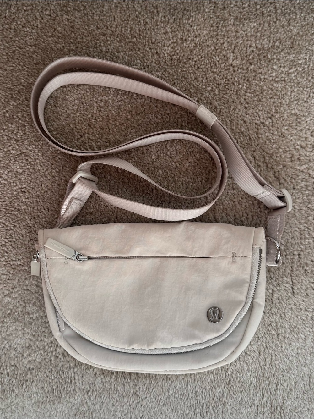 lululemon athletica All Night Festival Bag
*Micro 2L